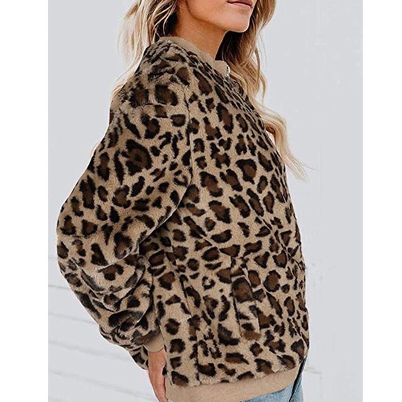 ✦🎉HP🎉NWT Fuzzy Fleece Bomber Jacket✦ - Picture 3 of 5